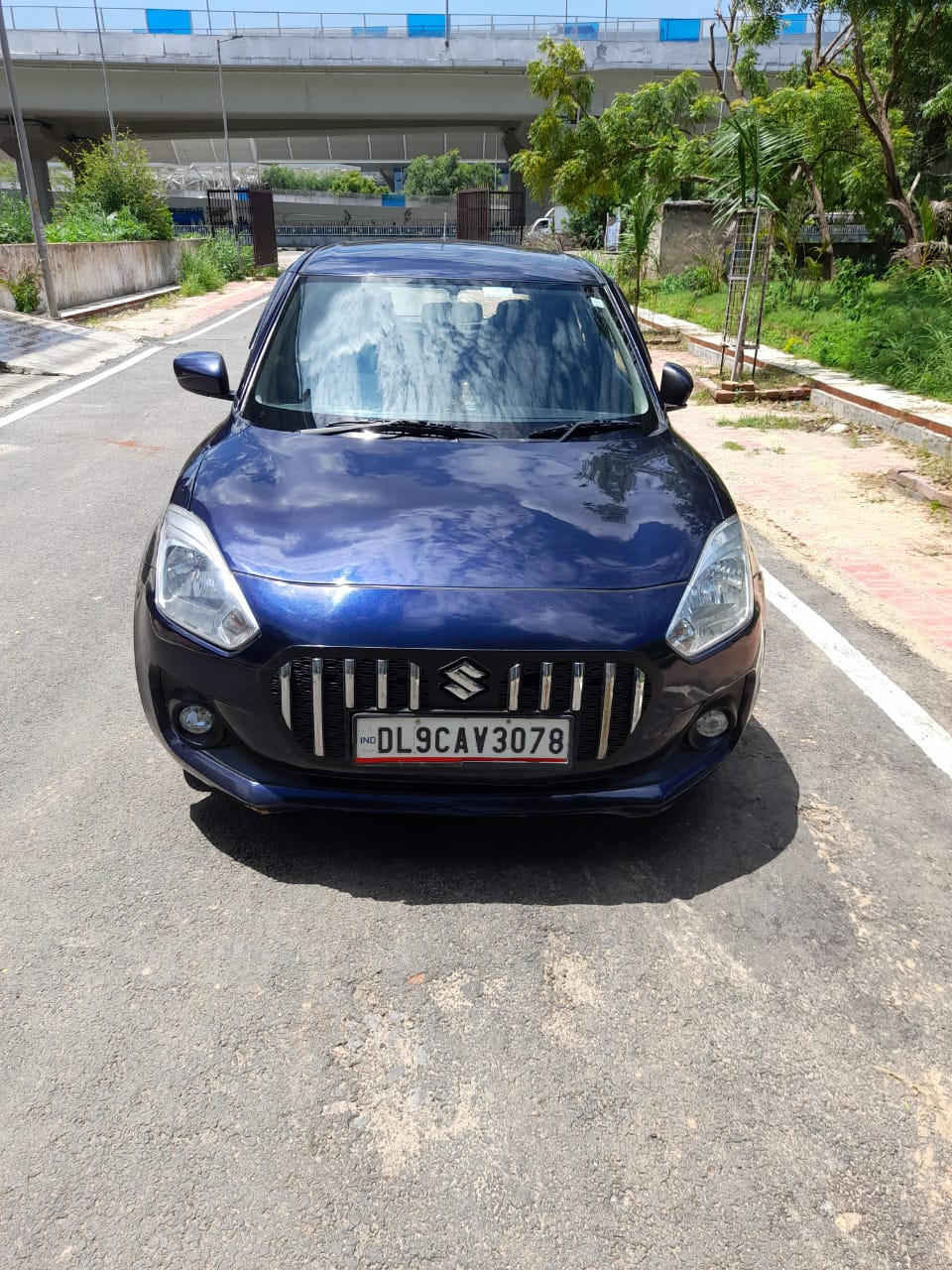 Secondhand Swift-lxi optional Petrol car in Dwarka and Uttam Nagar