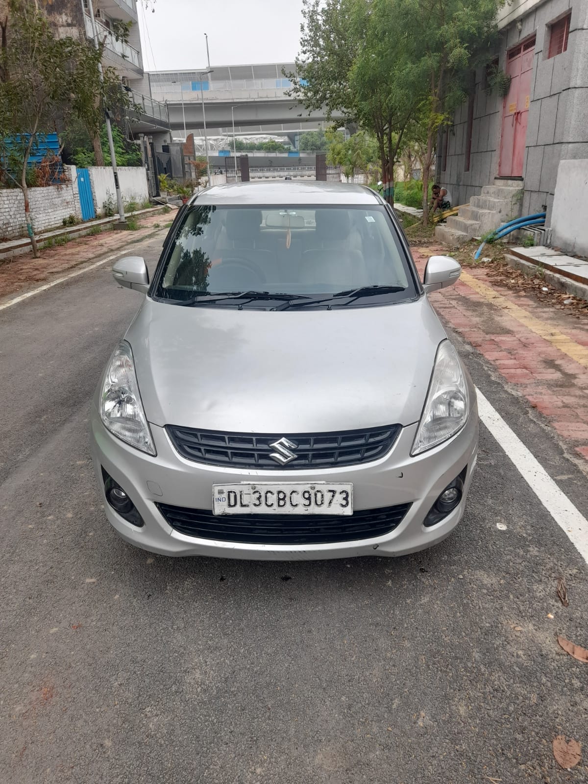 Secondhand Swift Dzire-Vxi Petrol car in Dwarka and Uttam Nagar