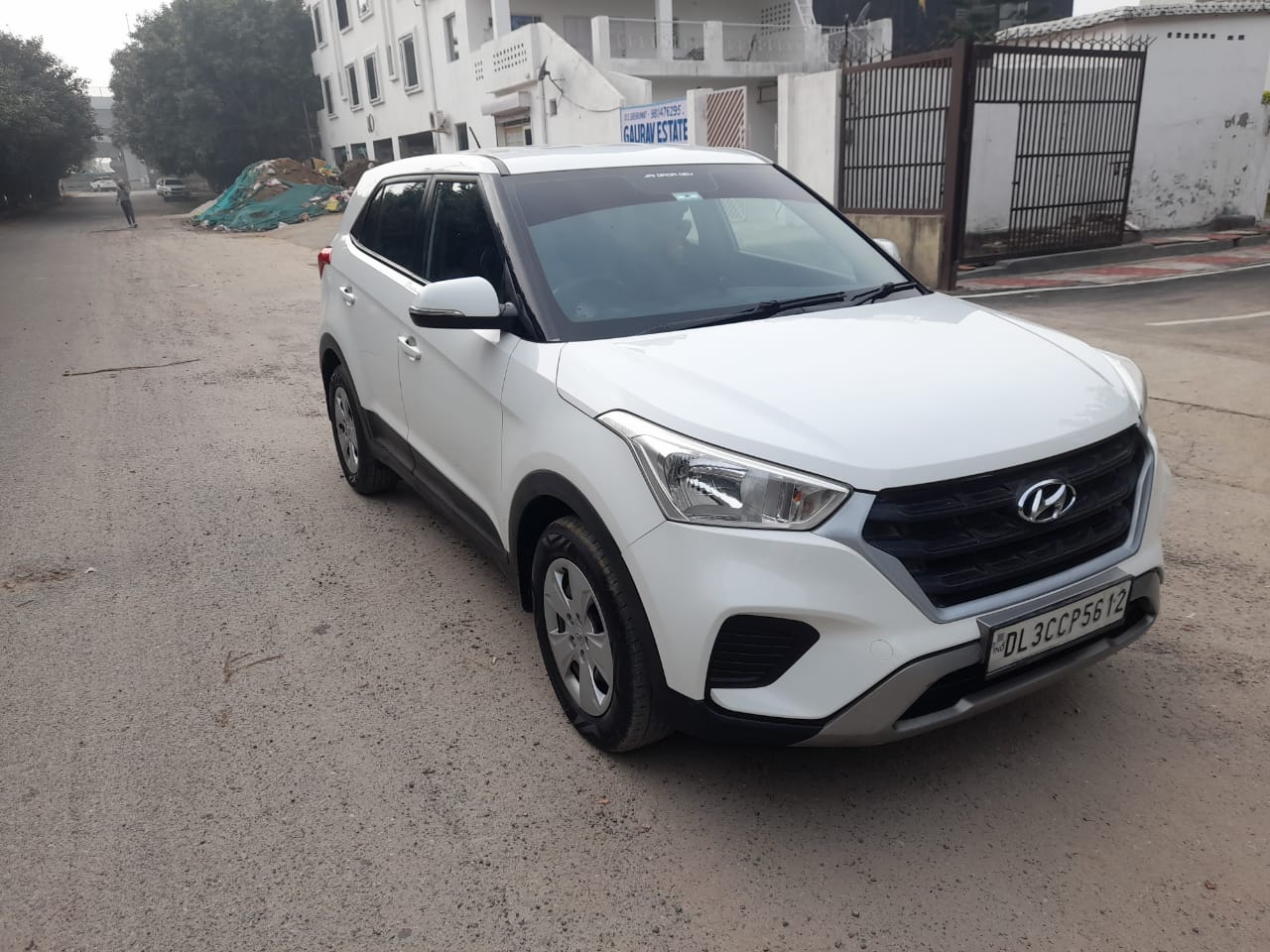 Secondhand Creta E-Plus Petrol car in Dwarka and Uttam Nagar