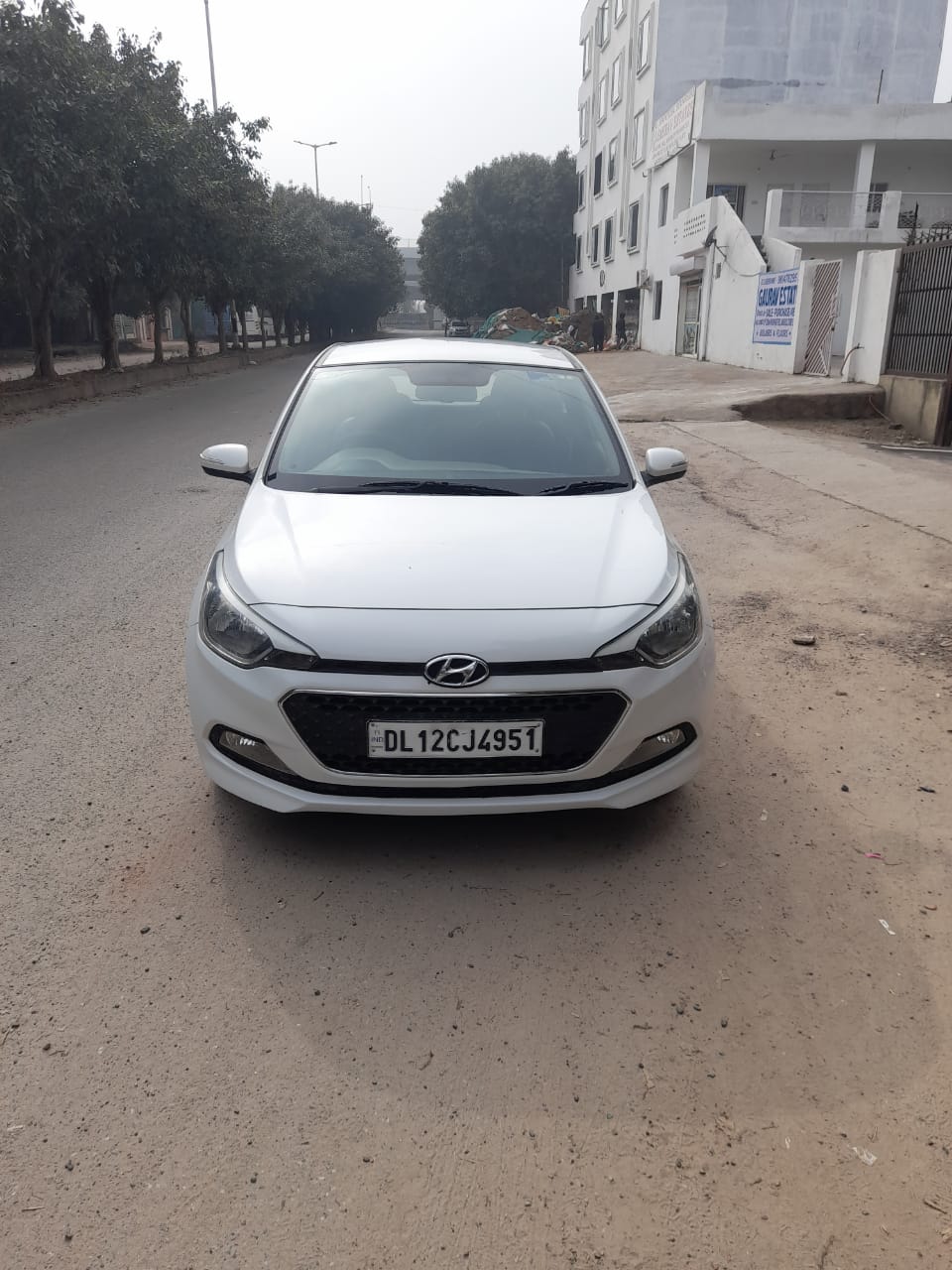 Secondhand I-20 Sports Petrol car in Dwarka and Uttam Nagar