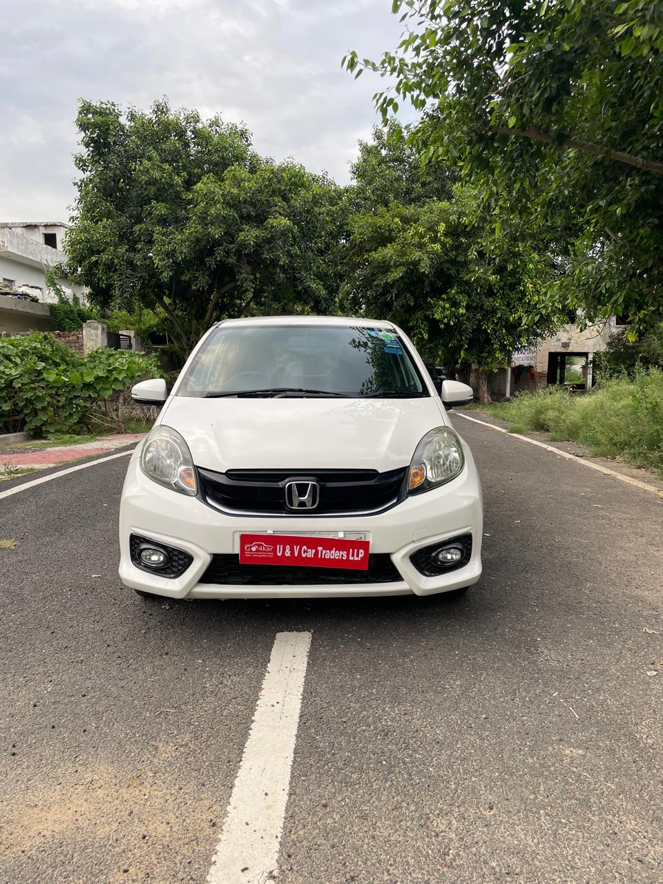 Secondhand Honda Brio VX Automatic Petrol car in Dwarka and Uttam Nagar